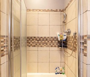 4 bedroom end of terrace house to rent - Photo 1