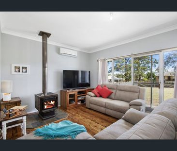 A COSY FOUR BEDROOM NEST - Photo 1