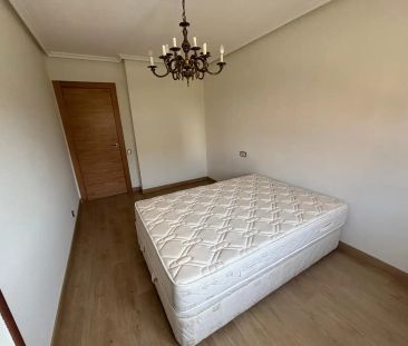 Piso de alquiler en Calle Benjamín Ortiz, Milán - Pumarín - Photo 3