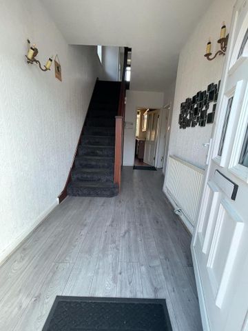3 bedroom semi-detached house to rent - Photo 5