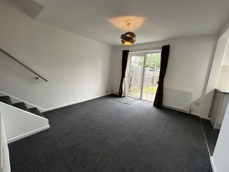 3 bedroom semi-detached house to rent - Photo 2
