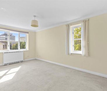 Queen Alexandra Road, High Wycombe - Photo 2