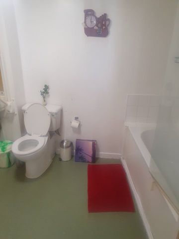 3 Bed Flat, Westway, W12 - Photo 2