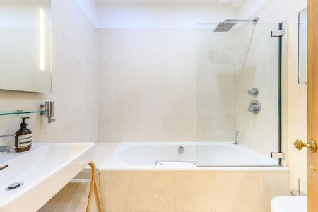 2 bedroom maisonette to rent - Photo 2