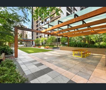 Exclusive Lifestyle In The Heart Of Melbourne - Fully Furnished - Photo 4