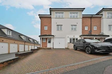 Watford, Watford, WD18 - Photo 2