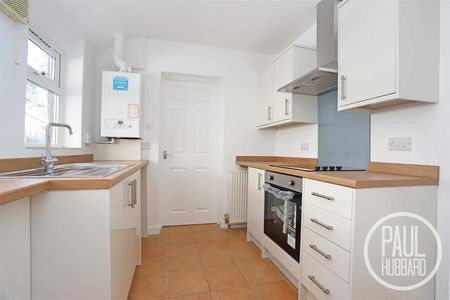 Somerton Avenue, Lowestoft, NR32 - Photo 2