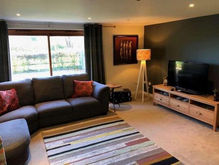 Upper Green, Hungerford, RG17 - Photo 3