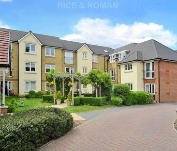 Kingston Avenue, Leatherhead, KT22 - Photo 4