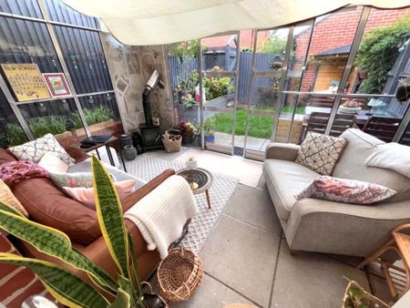 3 bedroom terraced house to rent - Photo 2