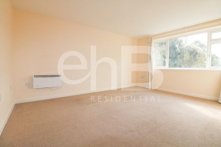 St John Court , Coten End, Warwick - Photo 3