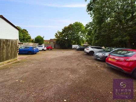 Darwin Close, New Southgate, N11 - Photo 3