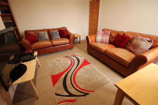 Hazelwood Avenue, Jesmond - Photo 1