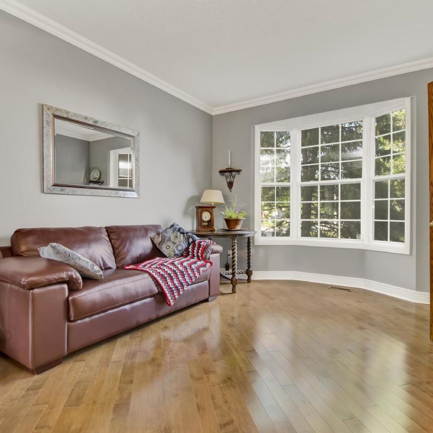 53 Mattawa Crescent - Photo 1