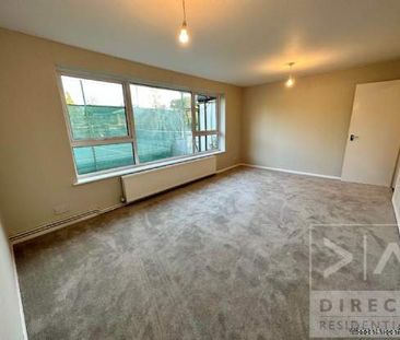 2 bedroom property to rent in Ashtead - Photo 3