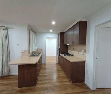 Fully Renovated House - Next to Melton Train Station - Photo 6