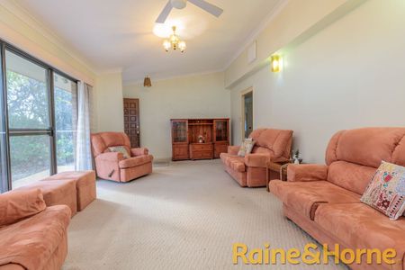 28 Corbett Avenue, Dubbo, NSW 2830 - Photo 5