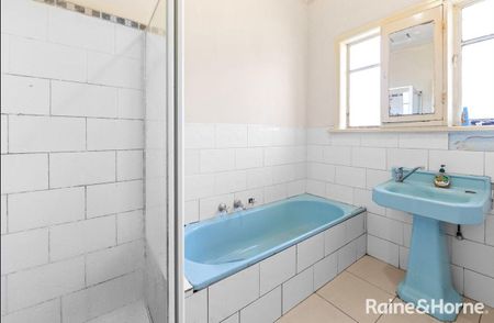 Centrally located! - Photo 4