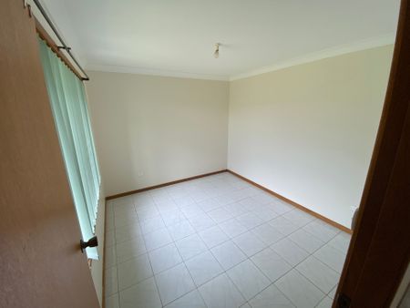 4 Bedroom - 2 Bathroom - Minutes Walk to Beach - Photo 3