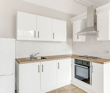 Studio House To Let - Photo 5