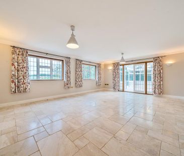 6 bedroom detached house to rent - Photo 1