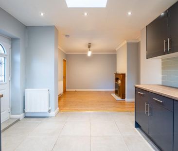 3 bedroom semi-detached house to rent - Photo 5