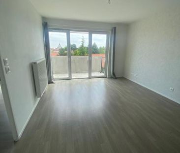 T2 de situé au 3ème étage avec balcon - Photo 3