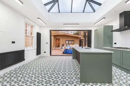 4 bedroom detached house to rent - Photo 4