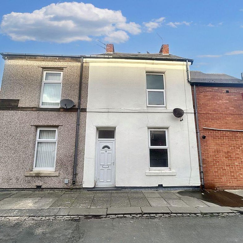 2 bed terraced house to rent in NE24 - Photo 1