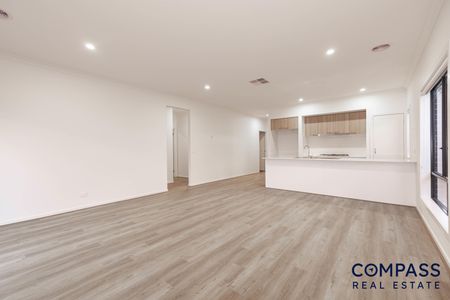 31 Devonia Avenue, Fraser Rise VIC 3336 - House For Rent | Domain - Photo 5