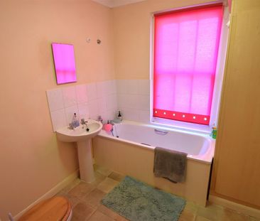 1 Bed Flat - Conversion - Photo 6