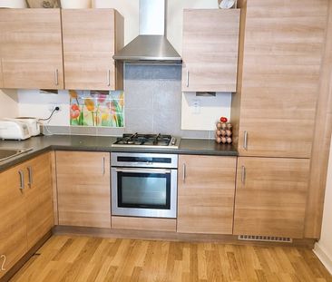 2 Bed Flat, The Crescent, BS1 - Photo 3