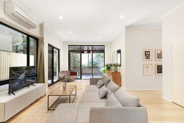 Centrally Positioned, Expansive And Modern, Executive Style, Sun-Kissed And Private Two Bedroom, Two Bathroom Courtyard Oasis, Moments To The Village - Photo 1