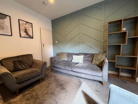 4 bedroom terraced house to rent - Photo 3