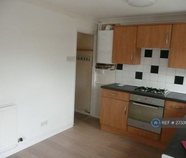 2 bedroom semi-detached house to rent - Photo 2