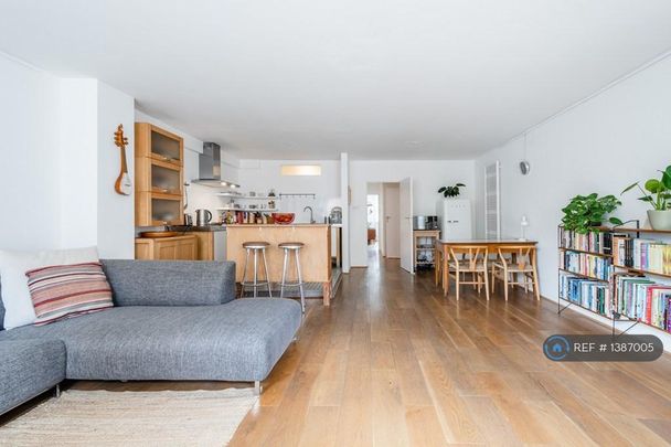 2 bedroom flat to rent - Photo 1