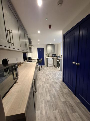 Room to let in newly refurbished HMO – Heneage Road - Photo 5