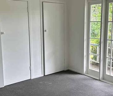 LARGE FAMILY HOME READY TO MOVE IN - Photo 1