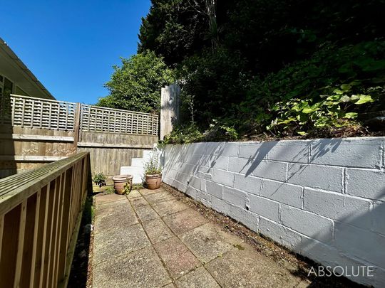 3 bed terraced town house to rent in Lisburne Square, Torquay, TQ1 - Photo 1