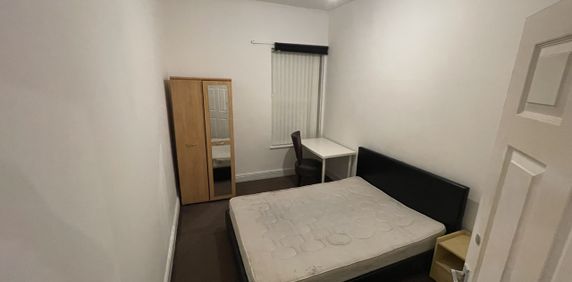 Room in a Shared Flat, Edmund Street, M6 - Photo 2