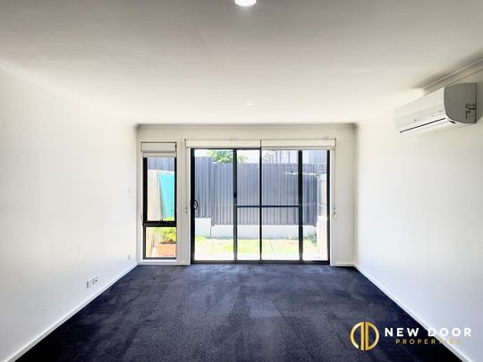 9/12 Dulcie Holland, Moncrieff ACT 2914 - Townhouse For Rent | Domain - Photo 1