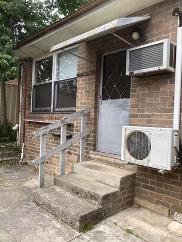 3-Bedroom Home with Front & Back Yard – Prime Hurstville Location - Photo 2