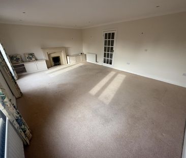 Village Road, Heswall, Wirral - Photo 1