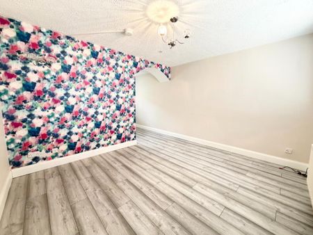 3 Chichester Park West, Ballymena, BT42 4BJ - Photo 2