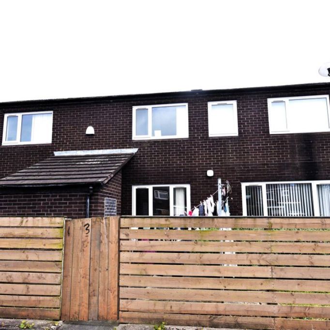 3 bedroom House in Willow Close, Leeds - Photo 1