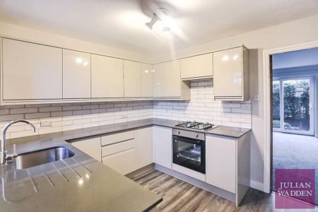 2 bedroom terraced house to rent - Photo 4