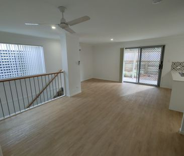 4 bedroom - 3 bathroom - 2 living area Townhouse available 10th August - Photo 4