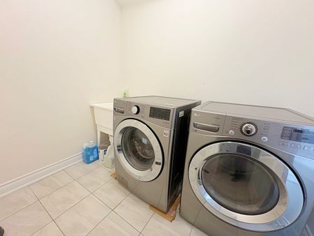 For Lease - 372 Kirkham Drive, Markham, Ontario - Photo 4