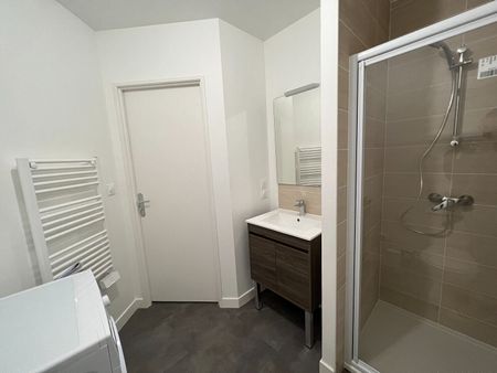 A louer appartement type 2 meublé hyper centre ville Chateauroux - Photo 5