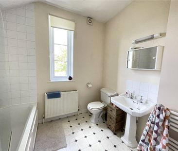 Bright and airy two bedroom semi-detached cottage in a super positi... - Photo 6
